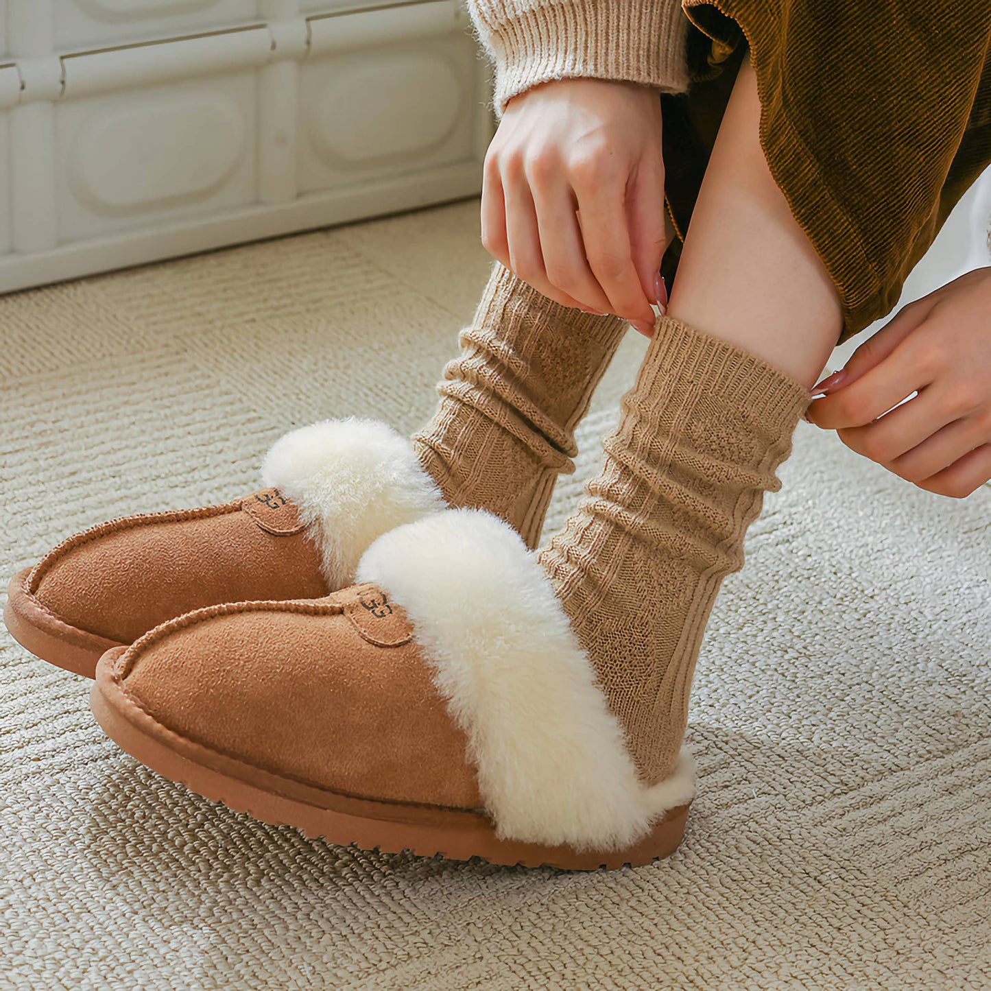 Warm Socks - Knitted Cashmere Crew Cozy Socks: Black