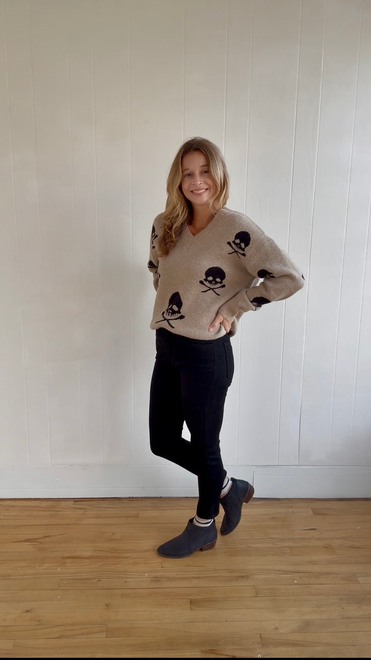 Skelly Sweater (Khaki)