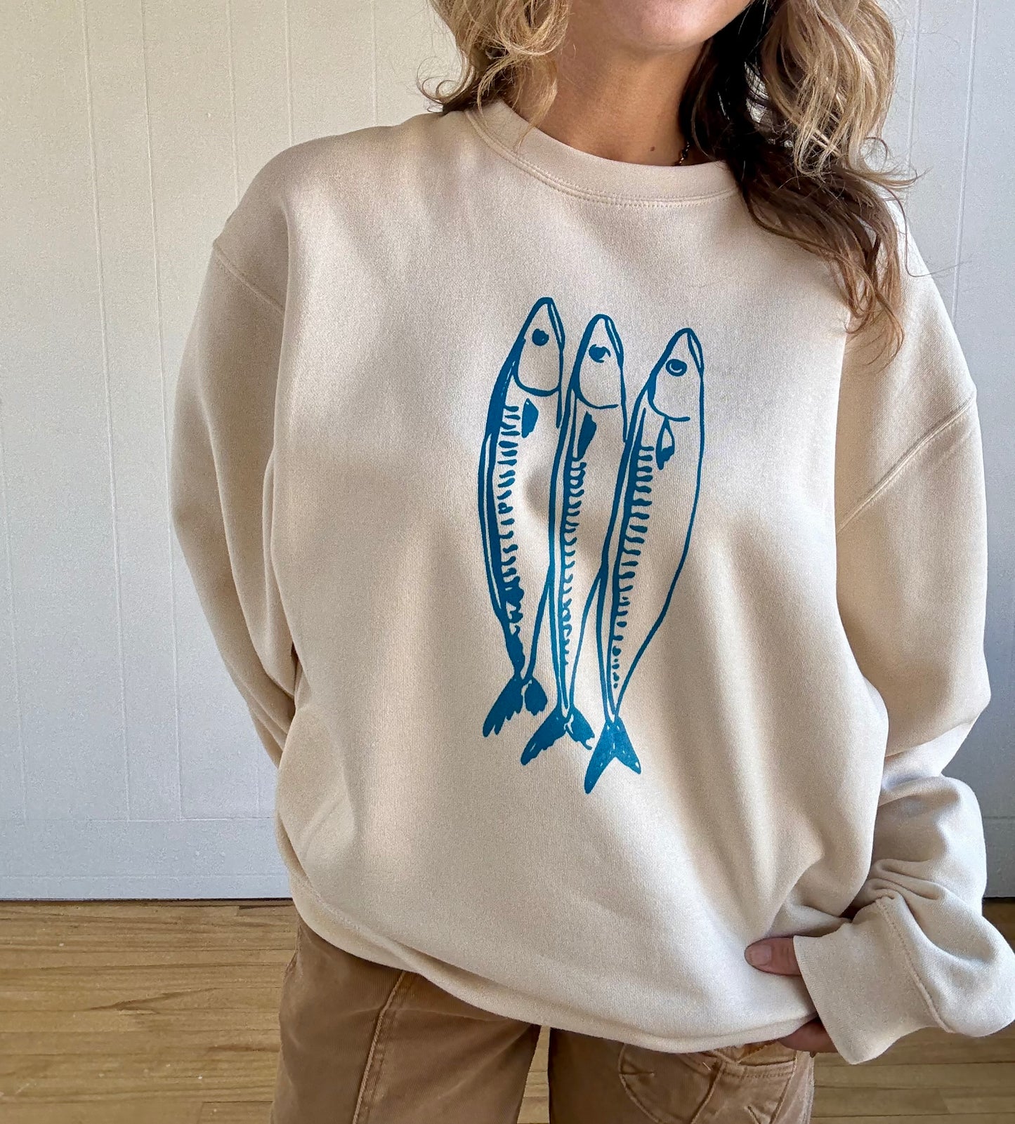 Three Little Fish Sweatshirt (Sand)