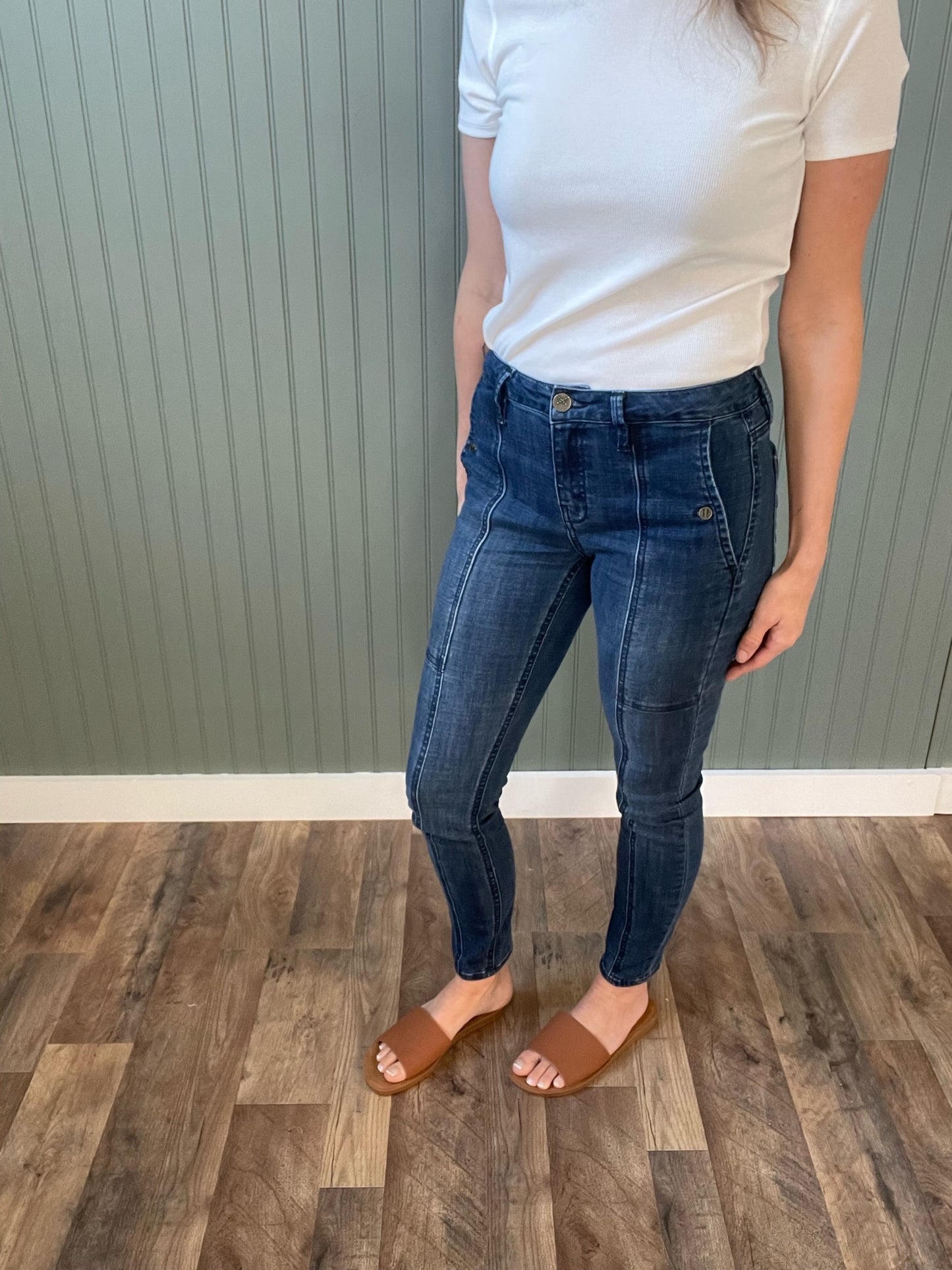 Kora Mid Rise Skinny