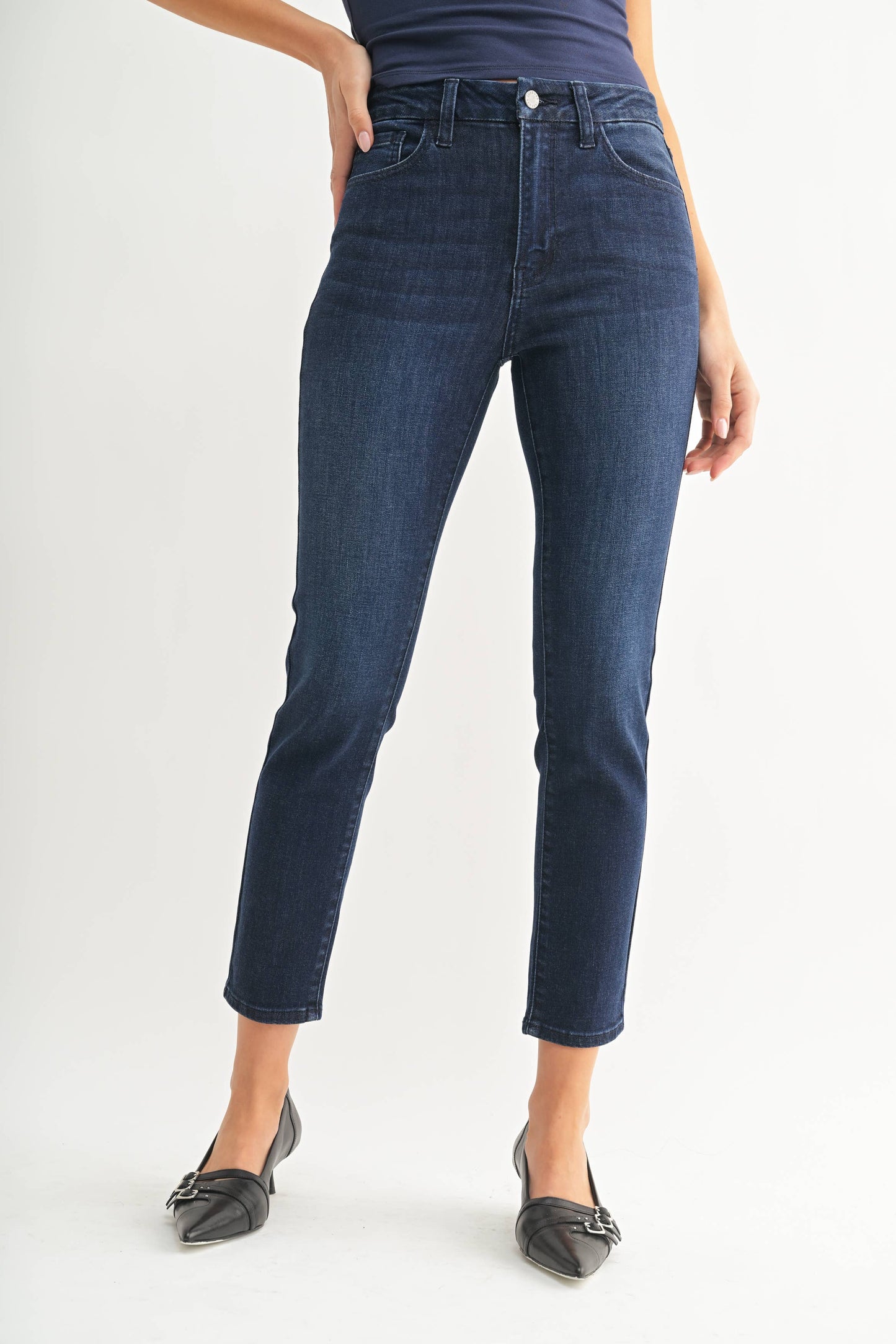 Liv Slim Straight