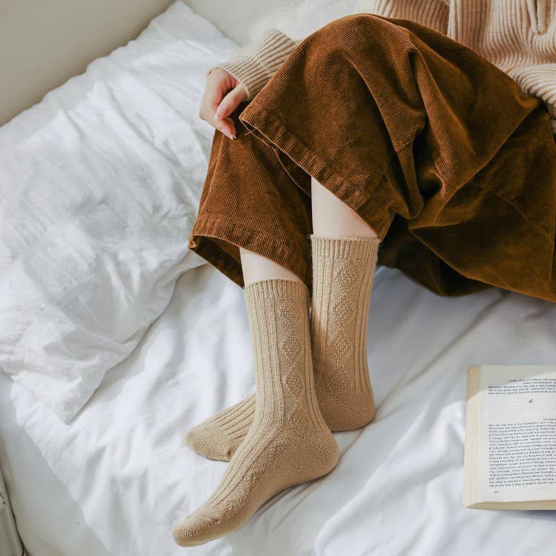 Warm Socks - Knitted Cashmere Crew Cozy Socks: Black