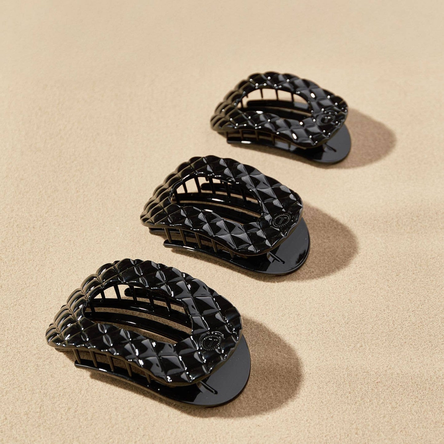 Flat Round Hair Clip | Jet Black Quilted |Medium