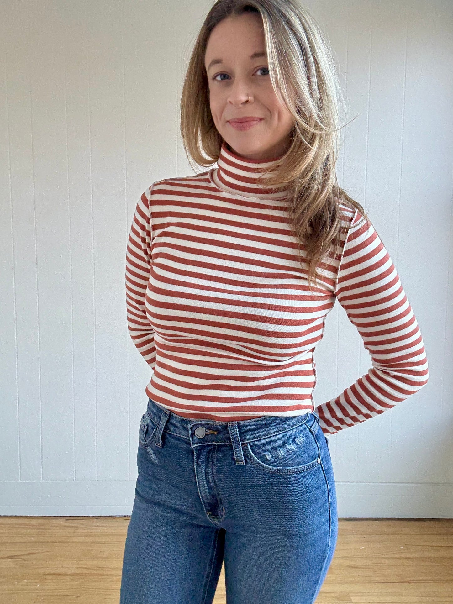 Dane Knit Turtleneck (Ivory/Rust)