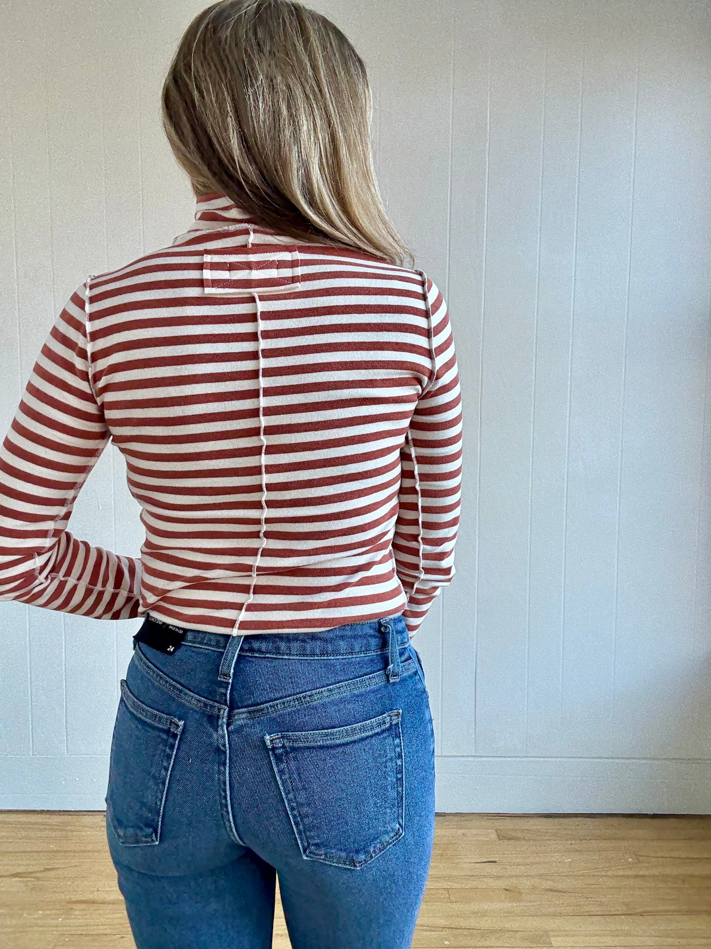 Dane Knit Turtleneck (Ivory/Rust)