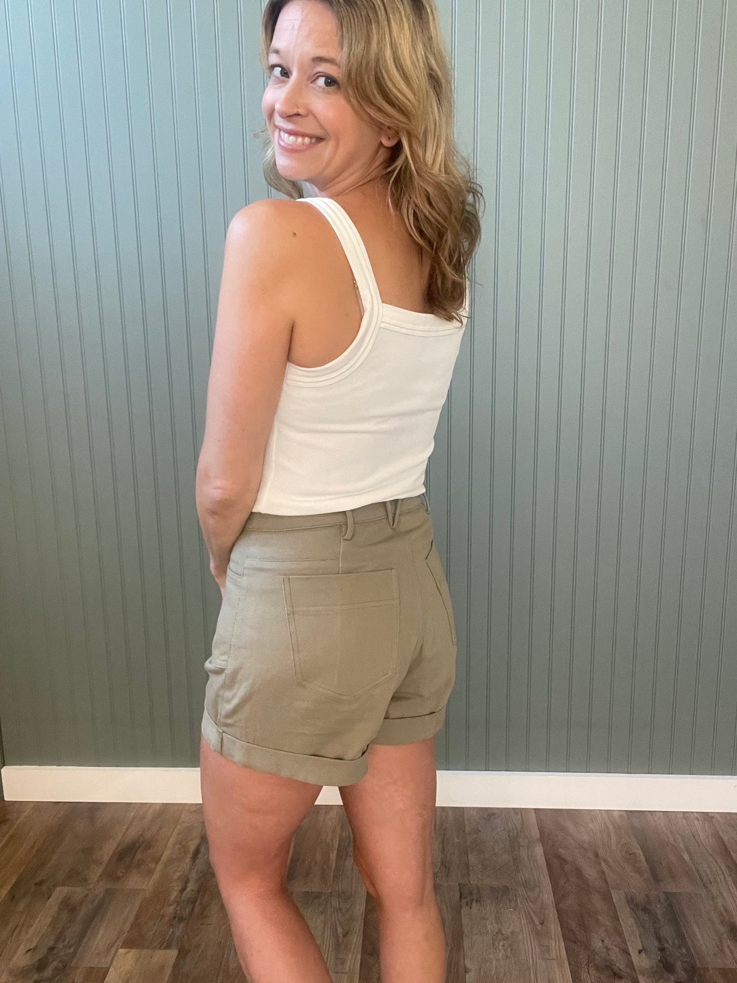 Kenna Shorts (Sage)