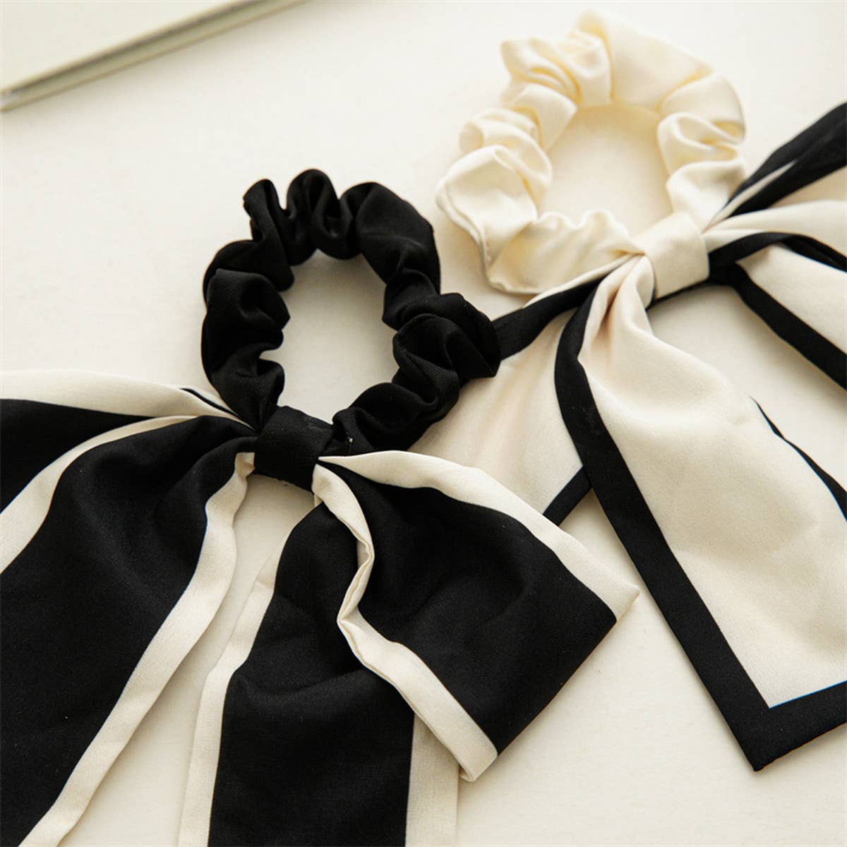 Bow Hair Tie (Black)