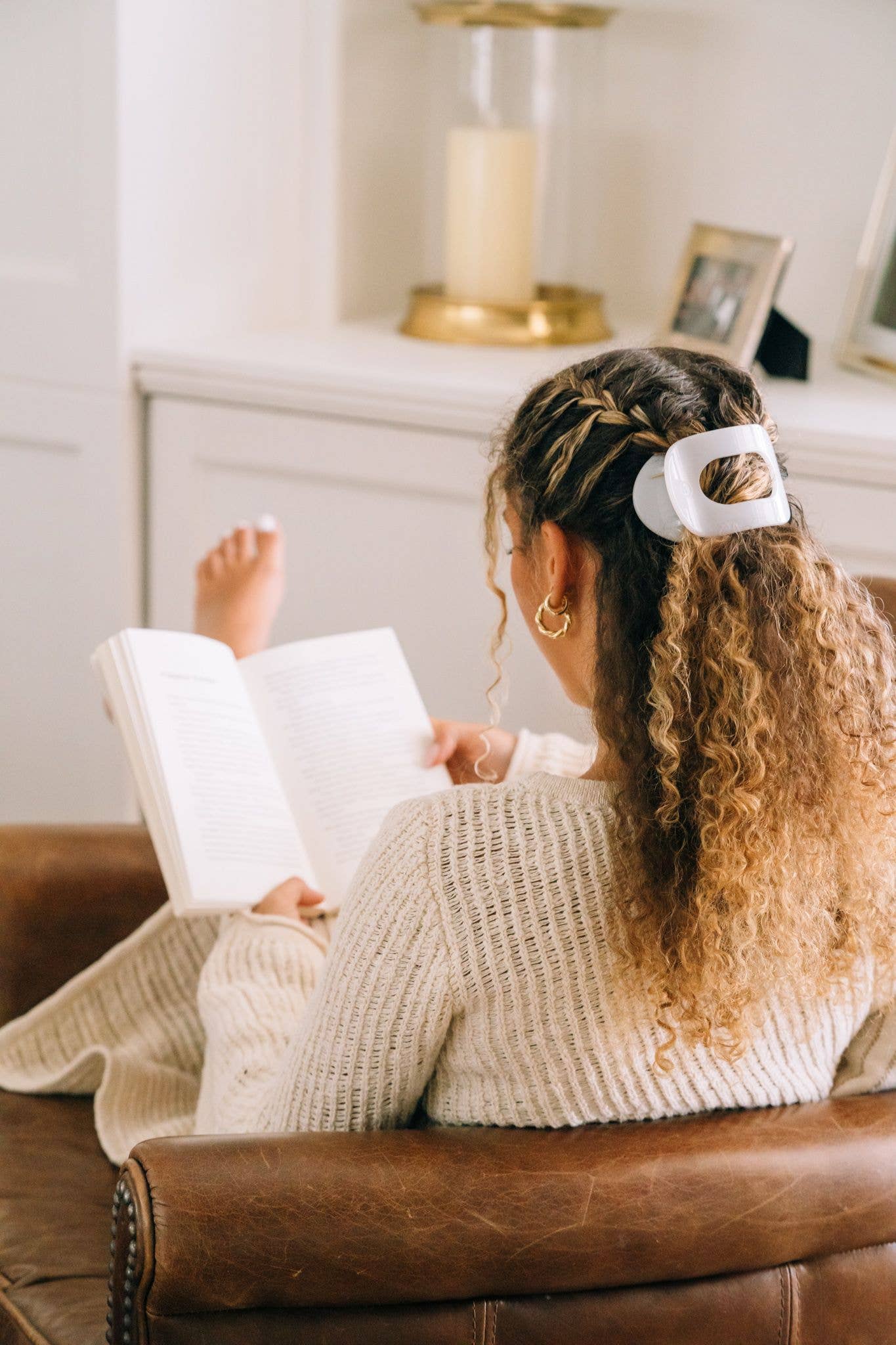 Coconut White Round Flat Hair Clip, Large