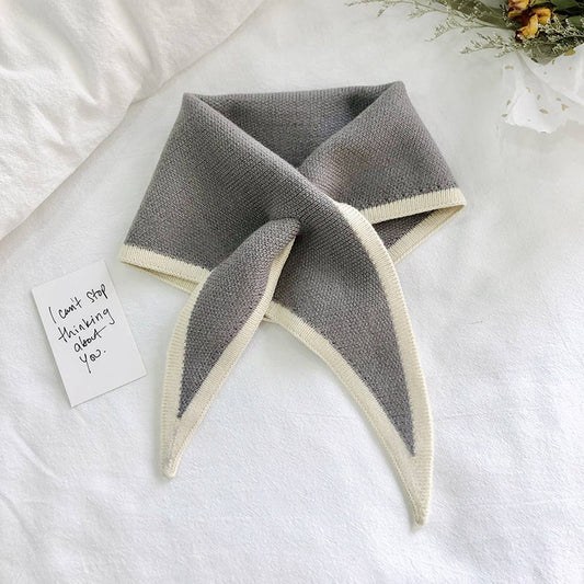 Maybel Knit Triangle Scarf (Grey/White Trim)